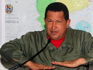 O presidente Ch&aacute;vez nunha xuntanza con membros do seu Goberno