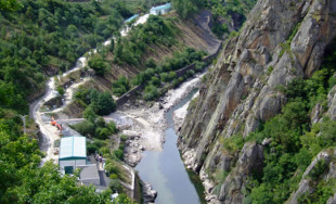 En agosto, o río baixaba seco por mor das obras de desaugadoiro que acometeu a eléctrica